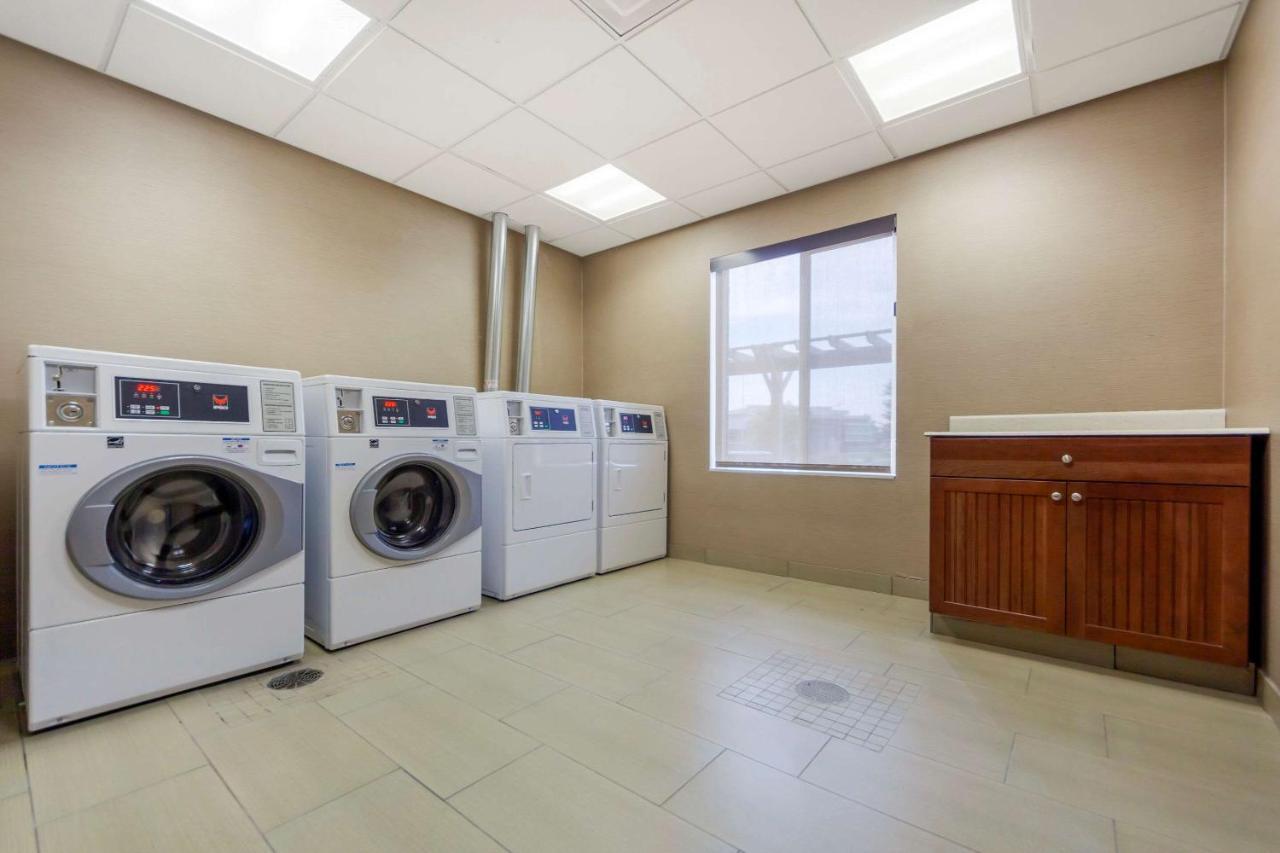 Comfort Suites La Vista Bagian luar foto