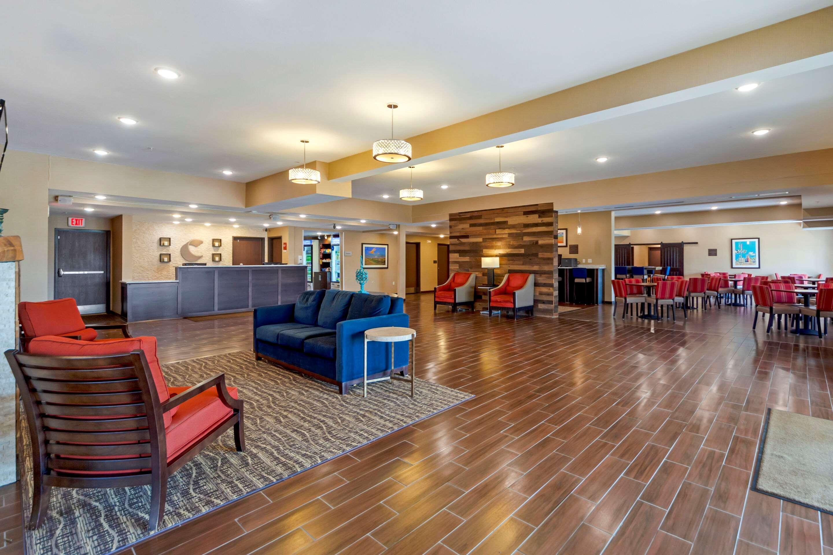 Comfort Suites La Vista Bagian luar foto
