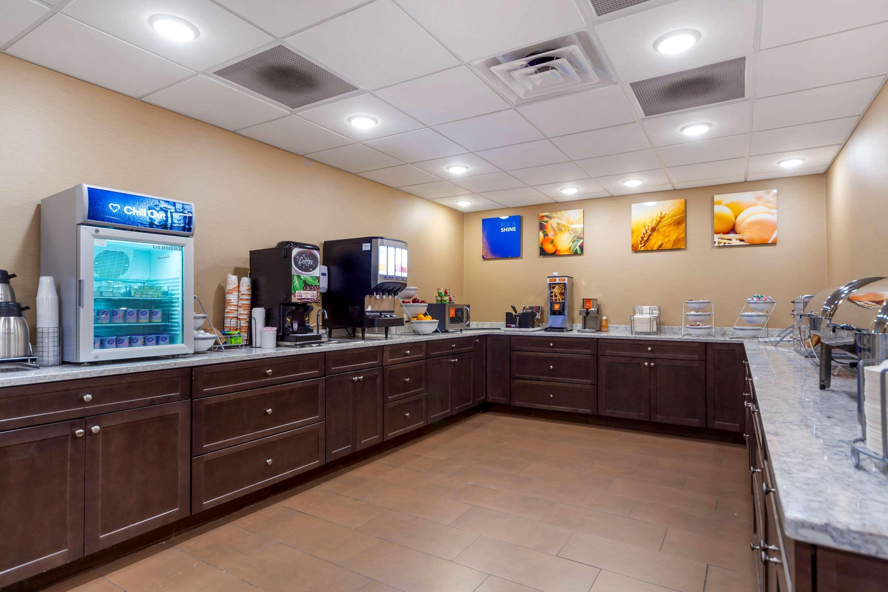 Comfort Suites La Vista Bagian luar foto