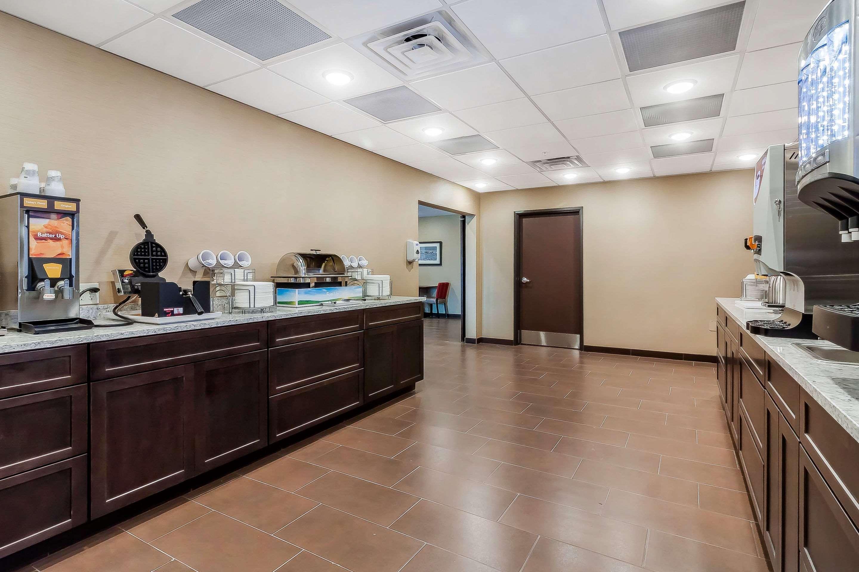 Comfort Suites La Vista Bagian luar foto